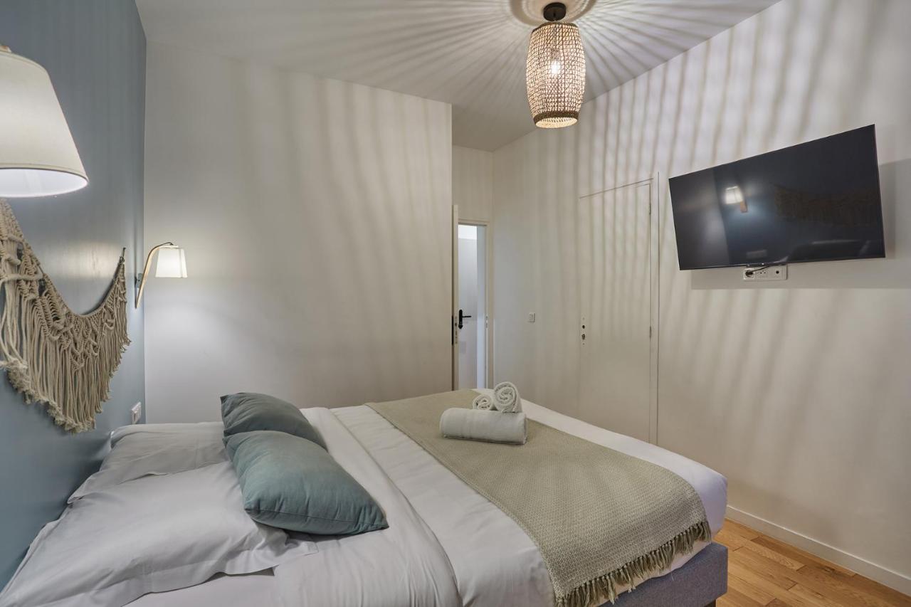 Apartment Center Of Paris By Studio Prestige Exterior photo