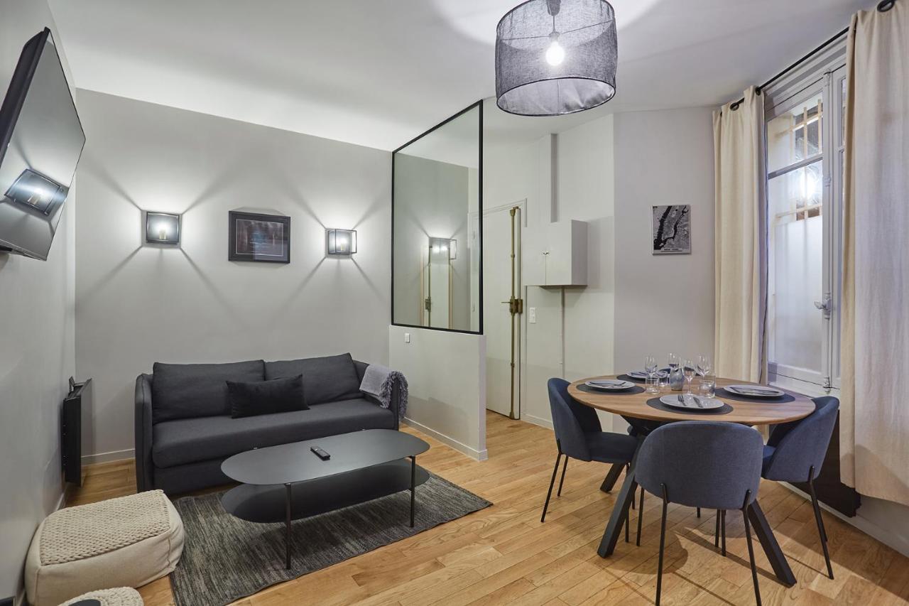 Apartment Center Of Paris By Studio Prestige Exterior photo